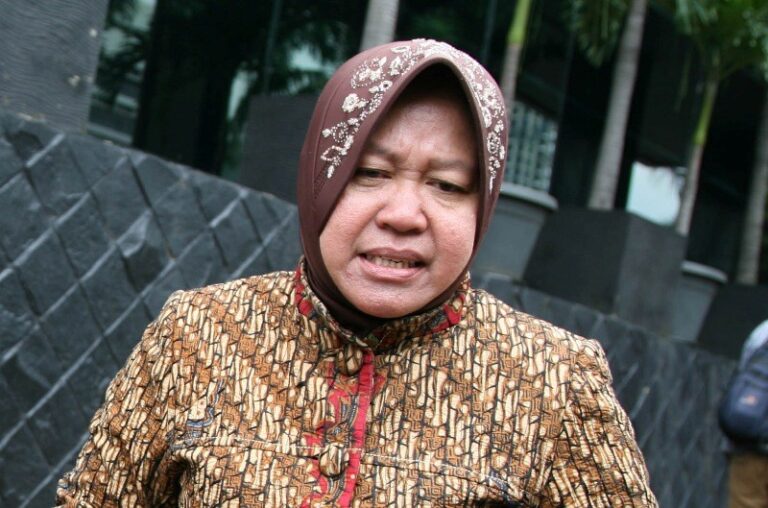 Soal Tawaran Risma Jadi Mensos Itu Kewenangan Presiden