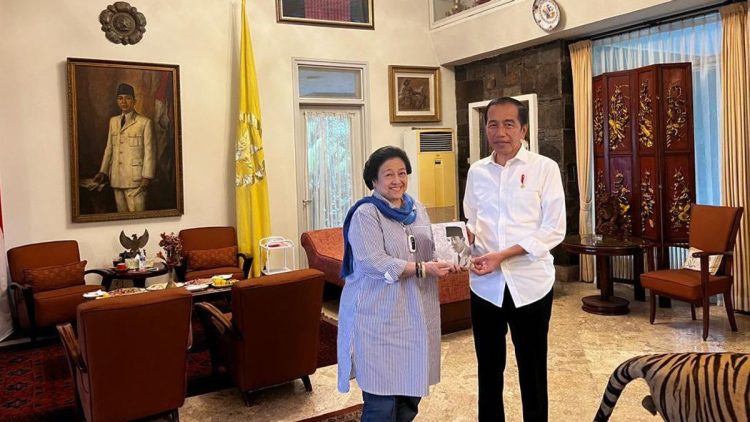 Bahas Pemilu 2024, Megawati-Jokowi Bertemu Di Istana Batu Tulis ...