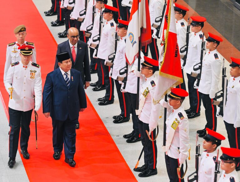 Prabowo Disambut Upacara Kenegaraan di Parliament House Singapura Prabowo Disambut Upacara Kenegaraan di Parliament House Singapura