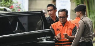 Cari Bukti Tambahan, KPK Geledah Rumah Dinas Bupati Lampung Tengah Ardito Wijaya