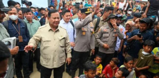 Minta Korban Banjir Sabar Terima Bantuan, Prabowo: Kami tak Punya Tongkat Nabi Musa