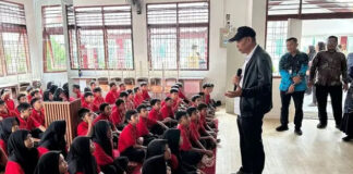 Wamensos Bangkitkan Semangat Siswa Sekolah Rakyat SRMP 2 Medan