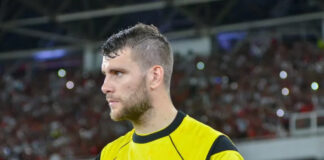 Kiper Timnas Indonesia Sepakat Beragbung dengan Ajax Amsterdam