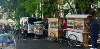 Satpol PP DKI Jakarta Minta Pengelola Gedung Aktif Tegur Parkir Liar dan PKL di Trotoar