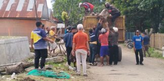 Ajak Lurah dan Kepala Lingkungan Kerja Bakti di Stadion Mini Turatea, Camat Binamu Patut Dicontoh