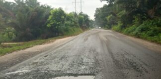 Masyarakat Kecewa, Perbaikan Jalan Lintas Petapahan – Kandis Hanya Menggunakan Batu Sirtu