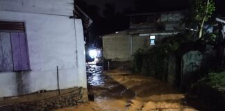 Hujan Deras, Sungai Aek Horsik Meluap Rumah Warga dan SDN 087695 Sibolga Terendam Banjir