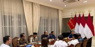 Prabowo Perintahkan Bangun Hunian Layak untuk Warga Bantaran Rel KA
